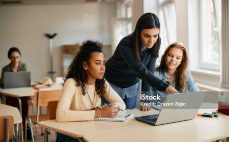 « Ce qu’on veut ce n’est pas faire l’aumône, c’est être revalorisé », dénonce une AESH.