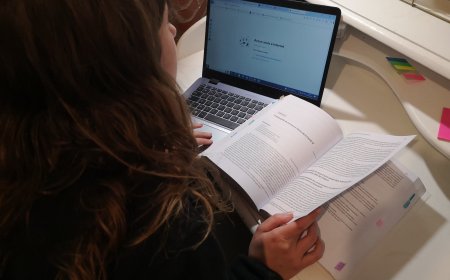 Utiliser l'intelligence artificielle dans l'enseignement ? Des futures enseignantes en discutent