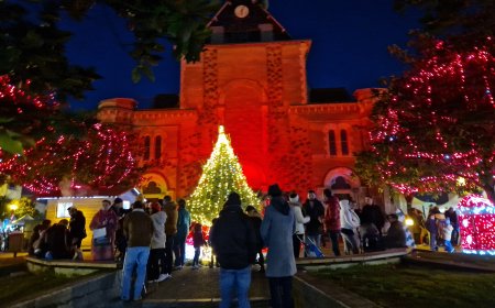 La magie de Noël dans les rues de Saint Julien de Concelles !