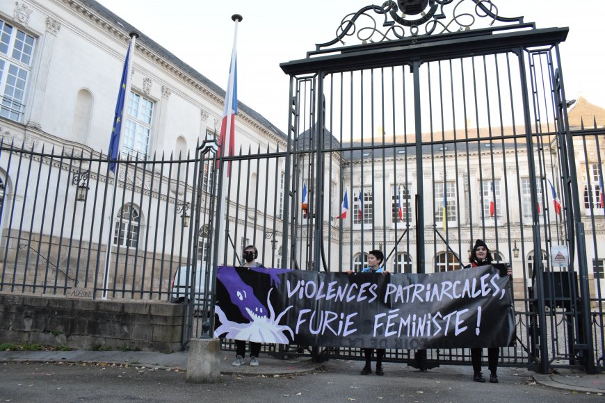 “Notre féminisme est révolutionnaire” :  F.U.R.I.E rassemble contre les violences sexistes et sexuelles
